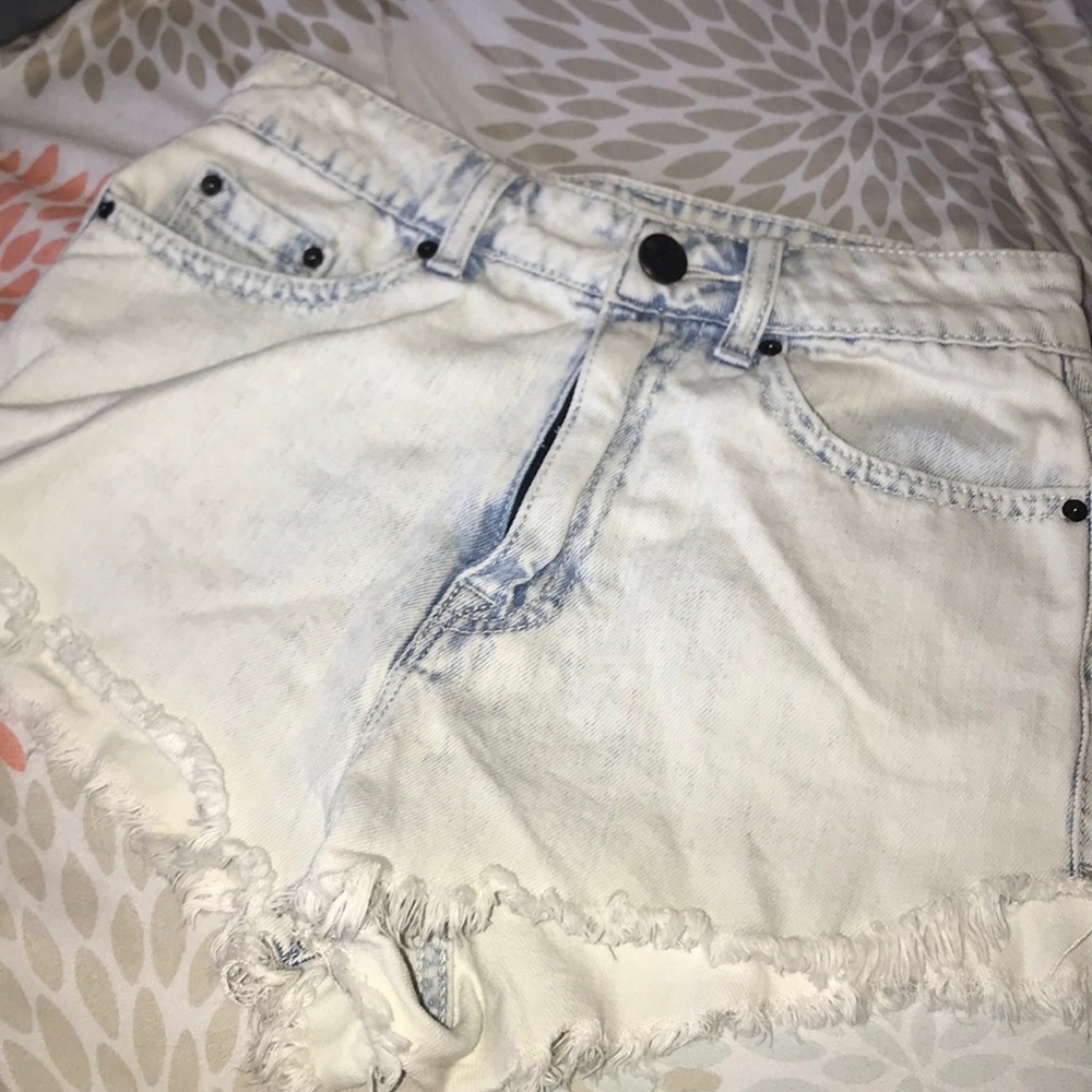 Some cute white/ light blue wash